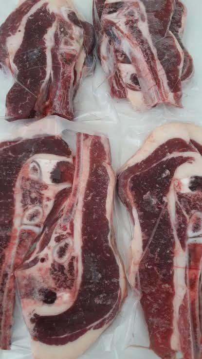 açougue e assados, fazendo entrega e também fazemos corte de carne ao pedido do cliente