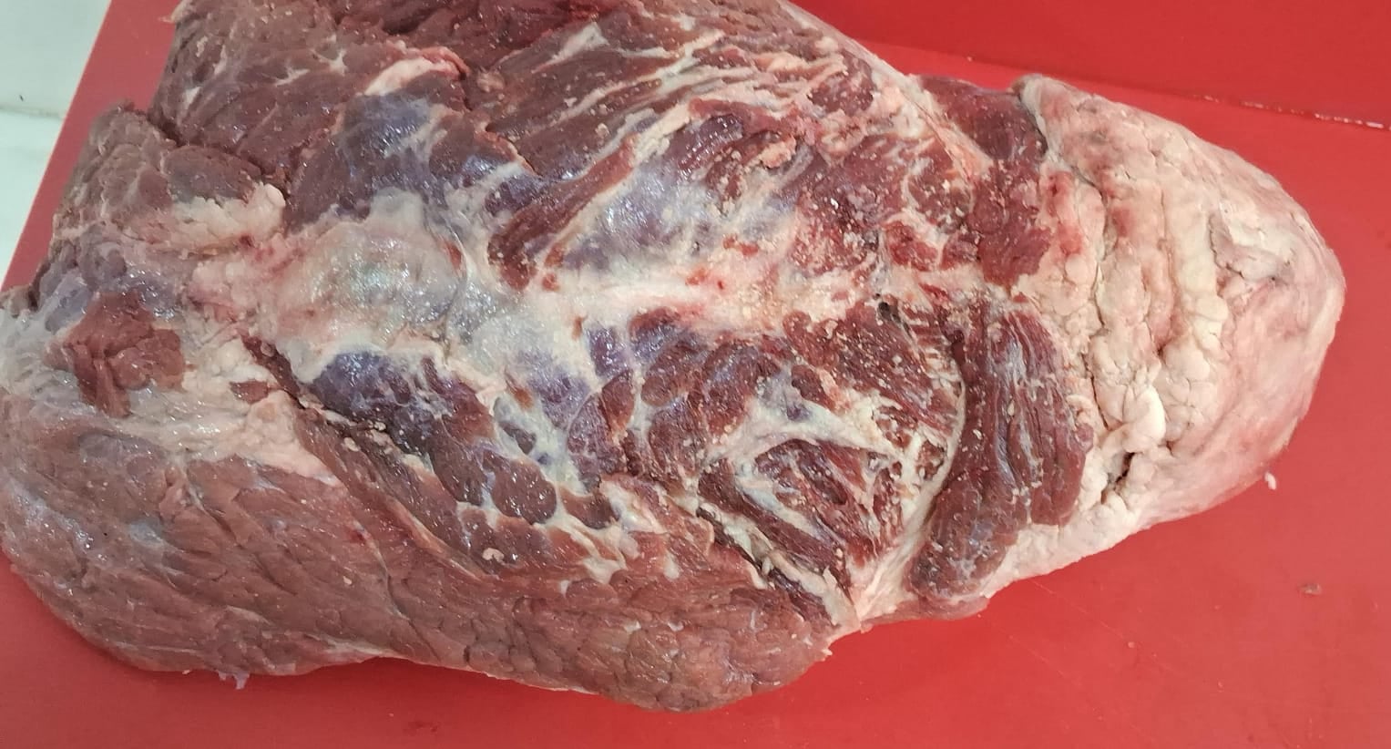 açougue e assados, fazendo entrega e também fazemos corte de carne ao pedido do cliente