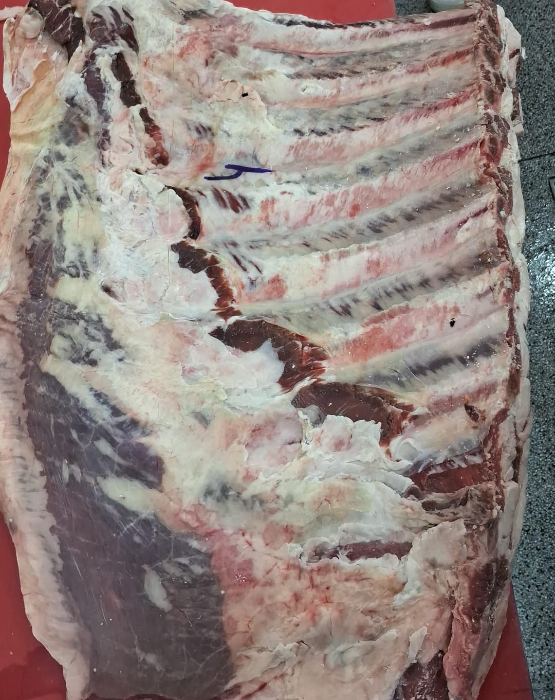 açougue e assados, fazendo entrega e também fazemos corte de carne ao pedido do cliente